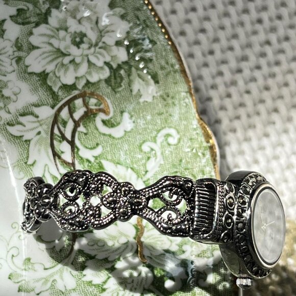 Vintage Antique Dainty Silver Tone Bangle Watch - Picture 3 of 4